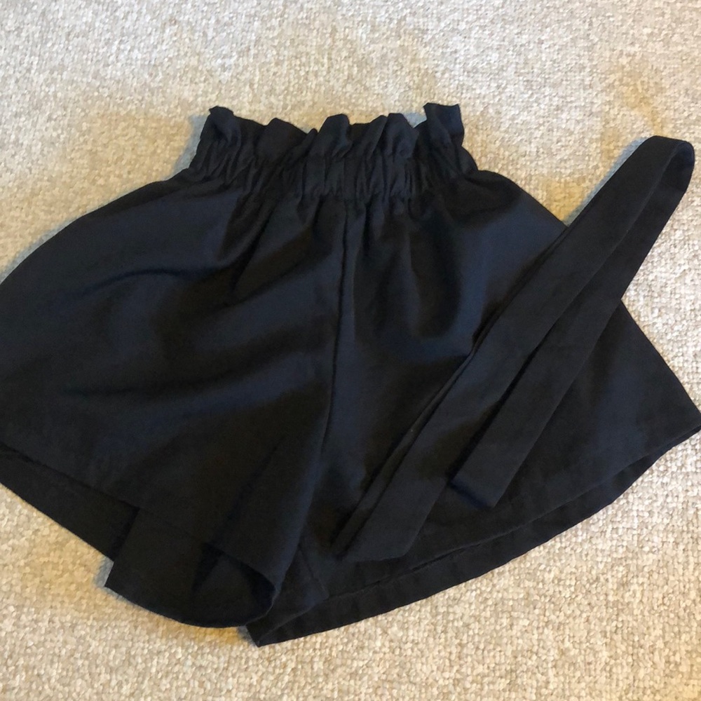 Black high waisted paperbag trousers with belt